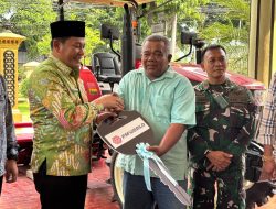 Bupati Sidoarjo kukuhkan Kelompok Tani,Serahkan Bantuan Alsitan dan Salaurkan Kredit Usaha  Rayat.